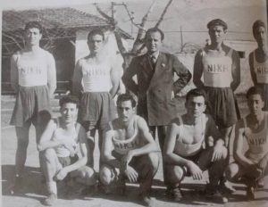 Η ομάδα βόλεϊ της Νίκης το 1953, (πηγή: Ίωνες)